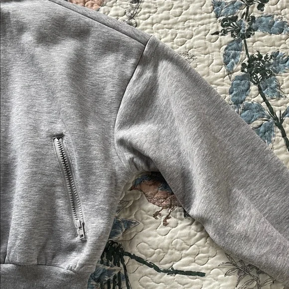 NWT Forever 21 Light Gray Cropped Sweatshirt Jacket - Picture 6 of 7